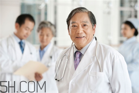 牙周炎吃頭孢有用嗎？牙周炎吃維生素c有用嗎？