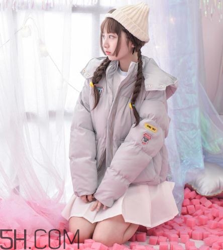 面包服是羽絨服嗎？面包服和羽絨服的區(qū)別