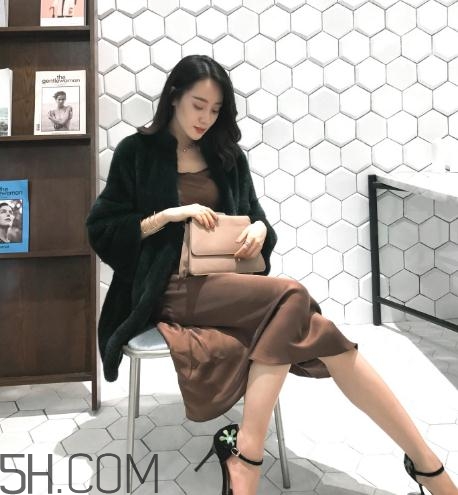 水貂絨毛衣會起球嗎？水貂絨起球怎么辦？