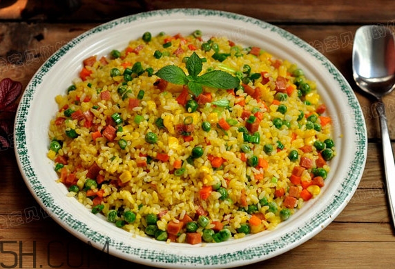 蛋炒飯和揚州炒飯有什么區(qū)別？蛋炒飯是發(fā)物嗎