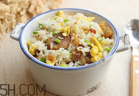 蛋炒飯可以和土豆絲一起吃嗎？蛋炒飯吃多了有什么危害