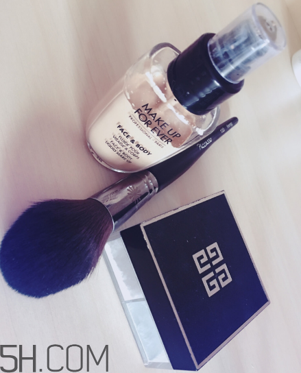 make up forever水粉霜好用嗎？make up forever水粉霜多少錢(qián)？