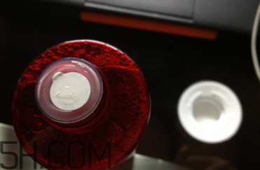 雅詩蘭黛紅石榴系列哪個(gè)好？雅詩蘭黛紅石榴水真假對(duì)比圖
