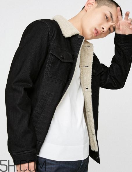 燈芯絨衣服會縮水嗎？燈芯絨衣服粘毛嗎？