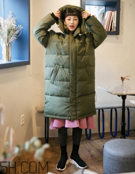 長(zhǎng)款棉衣如何搭配？長(zhǎng)款棉服搭配圖片
