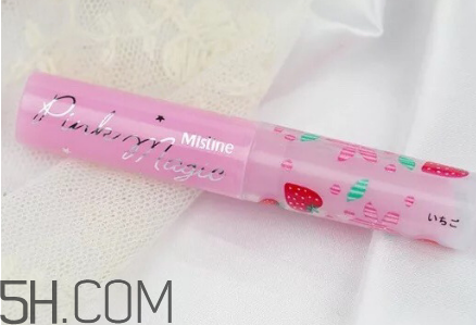 怎么區(qū)分真假mistine草莓變色唇膏？mistine草莓變色唇膏主要功效