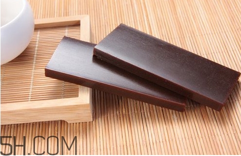 東阿阿膠是什么做的？東阿阿膠和福牌阿膠的區(qū)別