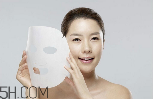 敷睡眠面膜臉刺痛怎么回事？閉口粉刺可以用面膜嗎？