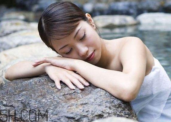 泡溫泉的溫度多少合適？為什么泡溫泉后那么累