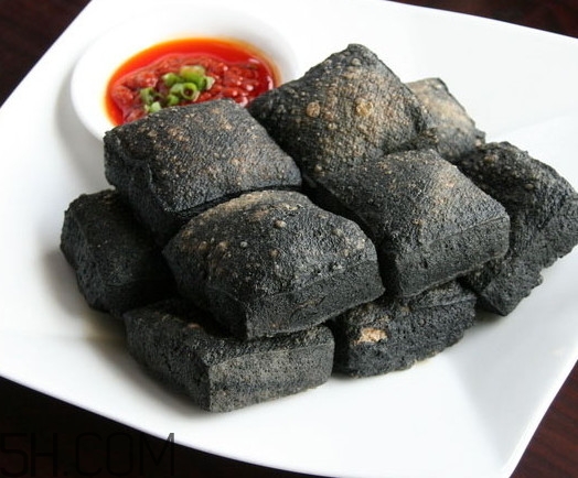 炸臭豆腐的汁怎么調(diào)？正宗臭豆腐制作方法