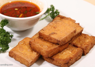 臭豆腐是誰(shuí)發(fā)明的？臭豆腐是哪里的特產(chǎn)