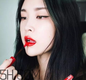 阿瑪尼408多少錢？阿瑪尼限量簽名紅管408專柜價格