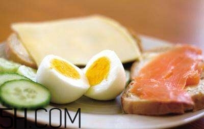 人為什么會掉發(fā)？怎么防止掉發(fā)？