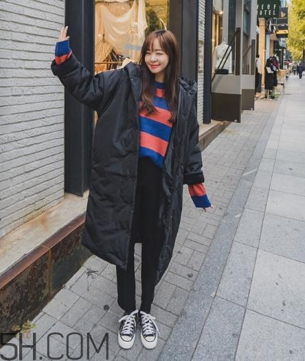 黑色面包服怎么搭配？黑色面包服搭配圖片