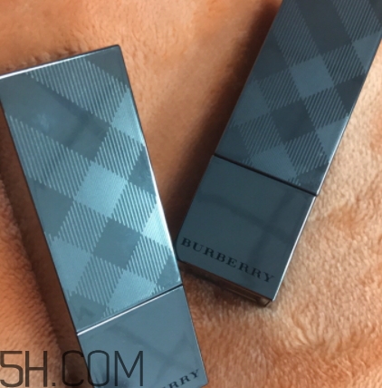 burberry口紅97和93哪個(gè)好看？burberry巴寶莉97和93對比