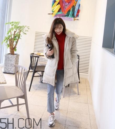 米色羽絨服怎么搭配？米色羽絨服搭配圖片