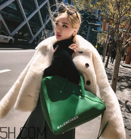 皮草粘了糖怎么處理？皮草粘了膠怎么清洗？