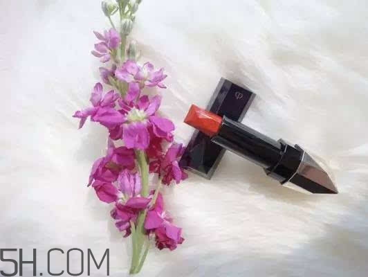 涂口紅前用bb打底可以嗎？最近比較火的口紅品牌有哪些？