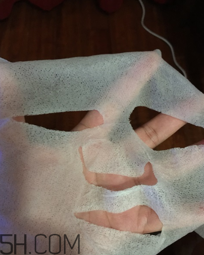 美膚寶面膜有熒光劑嗎？美膚寶面膜測評