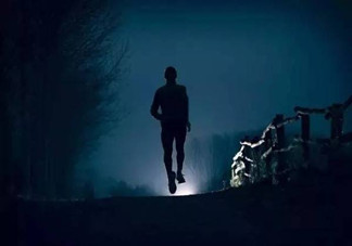 夜跑減肥的正確方法有哪些？冬天夜跑應(yīng)該怎么跑才能減肥？