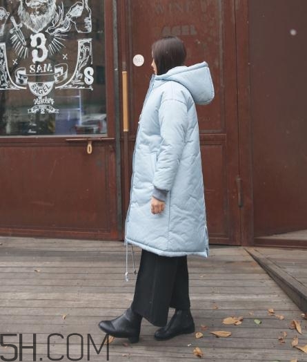 藍(lán)色棉襖配什么褲子？藍(lán)色棉服搭配褲子圖片