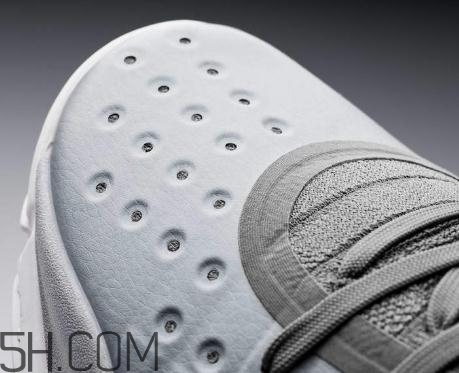 under armour curry 4 more buckets發(fā)售時(shí)間_多少錢？