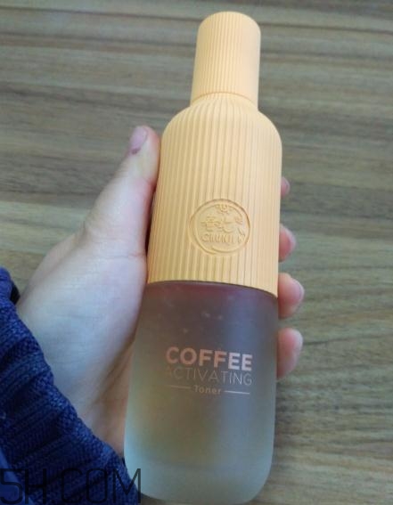 春紀咖啡煥膚菁華露好用嗎？春紀咖啡煥膚菁華露評測