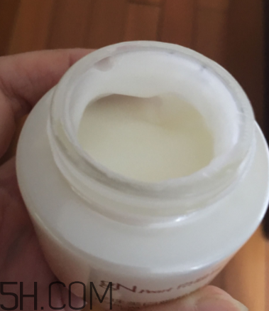 京潤(rùn)珍珠面霜好用嗎？京潤(rùn)珍珠面霜使用心得