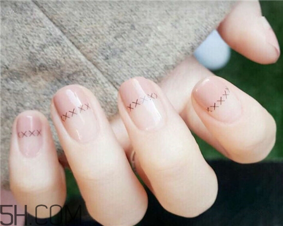 手指粗適合做什么美甲？美甲簡(jiǎn)單大方新款圖片