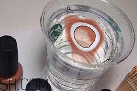 水染美甲用的什么指甲油？2018秋冬美甲最新款圖片