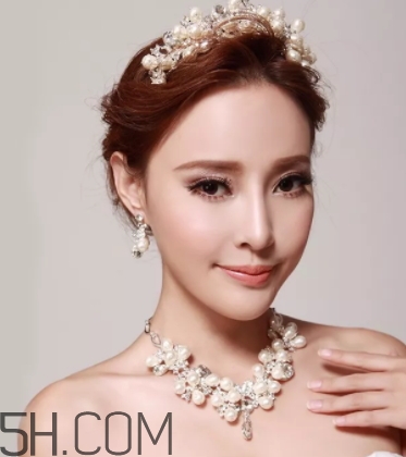 2018流行什么婚紗？2018婚紗款式圖片