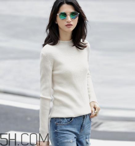 羊絨衫會(huì)扎人嗎？羊絨衫穿著扎人怎么辦？