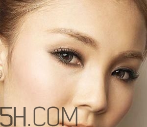 紋眉后需要多次補(bǔ)色嗎？哺乳期能紋眉嗎？