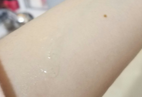 雅頓金膠怎么打開？雅頓金膠膠囊怎么扭開？