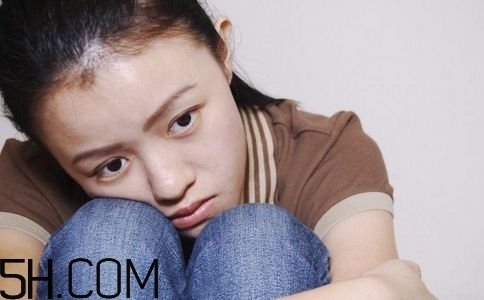 焦慮癥為什么要剃頭發(fā)？頭發(fā)對焦慮癥的影響有多少？