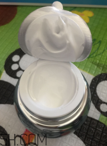 歐詩(shī)漫珍珠水光素顏霜含激素嗎？歐詩(shī)漫珍珠素顏霜刺激嗎