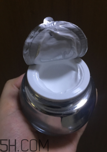 歐詩(shī)漫珍珠水光素顏霜含激素嗎？歐詩(shī)漫珍珠素顏霜刺激嗎