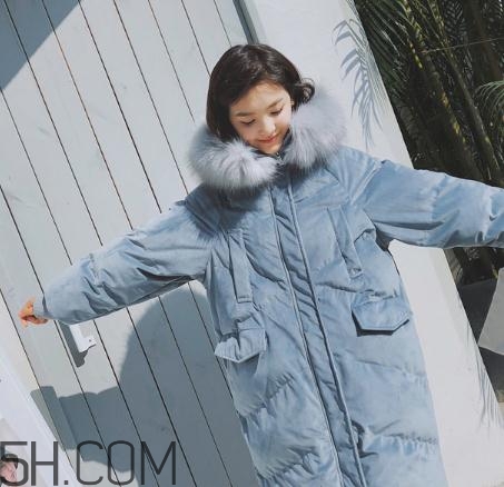 羽絨服面料錦綸和聚酯纖維哪個好？羽絨服軟的好還是硬的好？