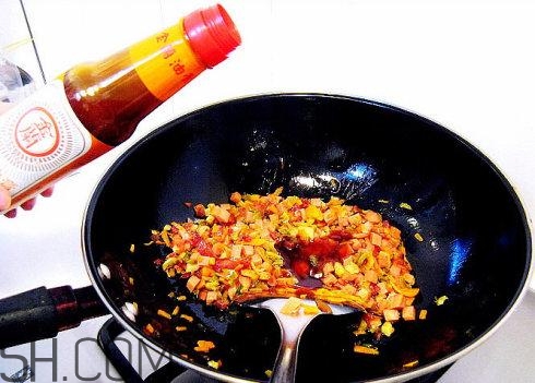 炒菜為什么要加醋？炒菜加醋的益處有哪些？