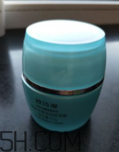 歐詩漫珍珠水氧霜油不油？歐詩漫珍珠水氧霜適合冬天用嗎？