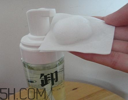 三草兩木卸妝液好用嗎？三草兩木卸妝液測(cè)評(píng)