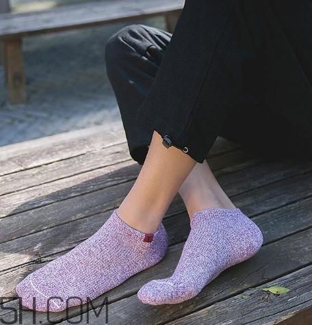 襪子洗完還臭怎么辦？襪子洗不干凈怎么辦？