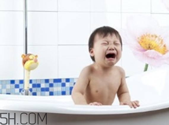 寶寶拉肚子可以洗澡嗎？寶寶拉肚子怎么洗澡比較好？