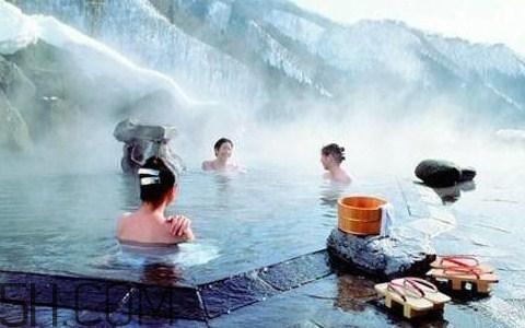 冬季泡溫泉有什么好處？冬季泡溫泉需要注意些什么？