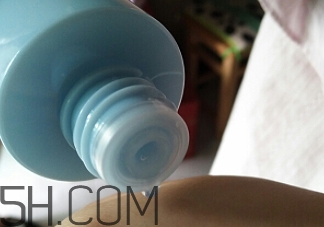 歐詩漫智慧水油不油？歐詩漫智慧水適合油皮嗎