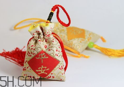 2018sk2新年福袋限量套裝多少錢(qián)？有什么？
