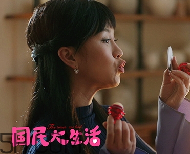 小蜜坊棒棒糖唇膏怎么打開？小蜜坊棒棒糖唇膏好用嗎？