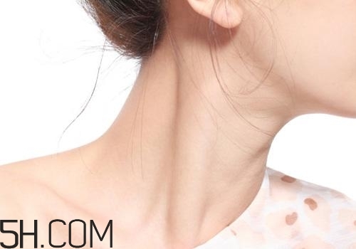 食道癌由什么原因引起的？食道癌晚期有什么癥狀？