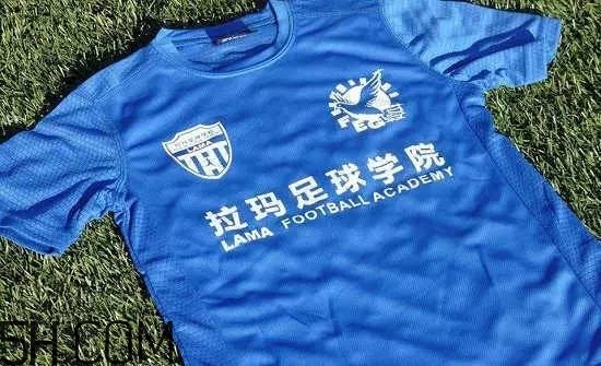 踢足球有哪些技巧？踢足球有哪些注意事項(xiàng)？