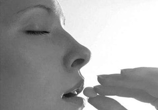 食道癌的早期癥狀有哪些？如何今早發(fā)現(xiàn)食道癌？
